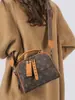 Bolsa Transversal Retro Europeia e Americana de Nicho Ombro Único Estampada Pequena Quadrada Bolsa de Mão para Mulheres de Meia-Idade Moda Feminina Grande Capacidade