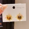 Brincos de Prata Banhada a Ouro 18K com Agulha de Prata, Zircônia, Pedra Olho de Tigre e Design Estrela Explosiva, Cabacinha, Luxo Acessível Maillard, Brincos de Alta Qualidade para Mulheres