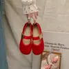 Zapatos Mary Jane de gamuza estilo francés para mujer, colección otoño 2026, zapatos bajos retro de punta cuadrada, zapatos planos de piel suave