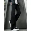 Calça jeans preta masculina de corte enviesado, perna reta, modelagem solta, estilo high-street americano, moderna, estilosa, versátil, modeladora, calça longa levemente boca de sino