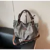 Bolsa tote casual color block retrô, grande capacidade, adequada para o trabalho, bolsa de ombro simples, bolsa tote plissada moderna, pode ser carregada na mão ou usada na transversal