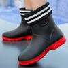 Botas de lluvia de tubo medio de moda transfronteriza para amantes, suela gruesa, impermeables, antideslizantes, resistentes al desgaste, con forro polar, cálidas y para acampar para mujeres.
