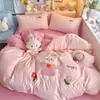 Conjunto de quatro peças de toalha de algodão lavável e hipoalergênica Classe A bordada, capa de edredom de qualidade para maternidade, lençol de cama lavável à máquina, conjunto de três peças para dormitório 4