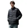 Chaqueta Ligera de Plumas para Hombre Otoño Invierno 2026 Estilo Nuevo con Capucha Corta Portátil Ligera Chaqueta de Plumas Acanalada Cálida para Hombre