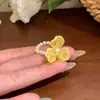 Anillo de Flor de Perla de Color Dopamina Nuevo de Corea del Sur Diseño de Nicho Atmósfera Dulce Estilo Festivo Anillo para Mujer