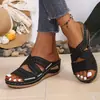 Sandalias para mujer de gran tamaño de comercio exterior transfronterizo europeo y americano, sandalias de plataforma con cuña y puntera abierta, disponibles en varios colores, sandalias bordadas para mujer en stock