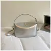 Bolso de Mano de Nuevo Diseño de Nicho Transfronterizo para el Trabajo, Bolso Tote Pequeño Elegante para Salir, Bolso de Hombro y Cruzado de Alto Valor para Mujer