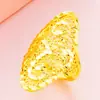 Anillos Grandes Europeos Chapados en Oro Transfronterizos para Mujer Que No Se Desvanecen Fácilmente, Joyería Japonesa y Coreana de Imitación de Oro, Joyería de Oriente Medio Personalizada de Oro Arena para Mujer