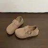 Novos Sapatos Slip-On Femininos Primavera e Outono 2026, Sola Lisa de Camurça com Aumento Interno de Altura e Fivela de Cinto