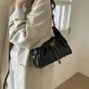 Bolso de mujer transfronterizo con un toque de lujo ligero, bolso de mano pequeño acolchado con cadena estilo Chanel, bolso tote de gran capacidad, moderno