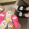 Novas Sandálias Tamanco de Verão para Mulheres 2026, Meias Pantufa Fechadas na Ponta, Solado Macio para Exterior, Estilo Cartoon de Celebridade da Internet para Praia