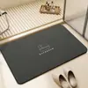 Tapete de Chão de Terra de Diatomáceas com Estampa de Linhas Minimalista, Série de Cores Morandi Antiderrapante Absorvente, Tapete de Banheiro Direto do Fabricante
