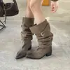 Botas retro de caña ancha y pierna recta con hebilla de cuero, estilo británico 2026, punta fina, Chelsea, cuero suave, tacón grueso, plisadas, botas de moda