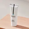 Suministros de Hotel Set Desechable de Artículos de Tocador Cepillo de Dientes de Hotel Suministros para Habitación de Huéspedes Pantuflas Siete en Uno Al por Mayor