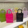 2025 Verano Nuevo Bolso de Gelatina de PVC Bolso de Mano a Cuadros Vertical para Mujer Bolso de Gran Capacidad Casual Color Caramelo Bolsa de Compras