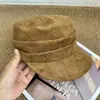 Gorra de equitación plisada retro de gamuza estilo coreano para mujer, gorra de béisbol versátil casual de otoño, gorra de vendedor de periódicos elegante