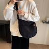 Bolsa para Dumplings de Gran Capacidad Versátil Otoño e Invierno 2024 Nueva Bolso Cruzado de Pana Bolso de Hombro Simple Versátil para Estudiantes