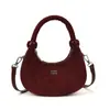 Bolsa de Meia-Lua Simples e Elegante, Nova Moda Outono 2025, Bolsa de Ombro Estilosa com Design Único, Bolsa Transversal de Nicho