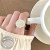 Anéis Minimalistas Foscos Escovados Empilháveis para Mulheres, Modernos Versáteis Design de Nicho Único Anéis Abertos Anéis para o Dedo Indicador Tendência