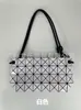Bolsa de Tofu Zhai San Yi Sheng 2024 Novo Padrão Geométrico de Diamante Bolsa com Cordão Moda Simples Bolsa de Ombro Transversal