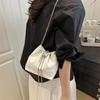 2025 Cor Sólida Nicho Estético Casual Bolsa Tote Balde Moda Versátil Leve Corrente Ombro Transversal Bolsa Feminina
