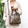Suministro Exclusivo Transfronterizo de Bolso de Mano Clásico de Moda para Mujer con Estampado de Leopardo, Set de Cuatro Piezas, Bolso Cruzado de Hombro de Charol Retro de Gran Capacidad