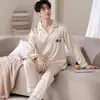 Pijama de seda de hielo para hombre en stock, nuevo modelo de otoño, manga larga y pantalón largo, conjunto casual simple de cárdigan para casa de dos piezas disponible