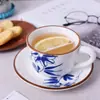 Conjunto de xícara e pires de cerâmica estilo retrô com flor pintada à mão em underglaze, conjunto de chá, xícara para chá da tarde, xícara para latte, conjunto criativo de xícara e pires