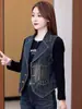 Chaleco de mezclilla de moda estilo coreano con alto contenido de algodón para mujer, nuevo modelo primavera 2025, adecuado para figuras petite, disimula imperfecciones del cuerpo, top versátil