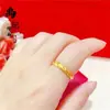 Anéis de Moeda Coração Banhados a Ouro Populares no TikTok, Vários Estilos, Anéis Ajustáveis para Mulheres, Alta Retenção de Cor, Anéis com Caractere de Felicidade Dupla, Atacado