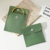 Bolsa de franela verde para guardar joyas, bolsa antioxidante con cierre a presión y anillo de forro polar grueso.