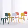 Sillas de comedor engrosadas de colores macarrón, sillas de comedor modernas y minimalistas, taburetes de restaurante, taburetes de tocador, sillas de plástico y sillas para uso doméstico con respaldo