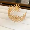 Pulseira de Metal Estilo Europeu e Americano com Estrela do Mar e Concha, Pulseira Estilo Férias na Praia, Acessório de Mão Moderno, Exagerado, Versátil e Elegante