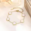 Acero de Titanio Color Dorado de 18K Collar, Pulsera, Pendientes y Anillo de Trébol de Cinco Hojas Lisos, Set de Cuatro Piezas, Joyería de Moda para Mujer