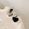 Pendientes de Corazón Bicolor Asimétricos para Mujer Ins Nicho Pendientes de Gama Alta Estilo Fresco Pendientes Versátiles