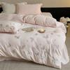 Estilo Fresco e Simples Bordado de Borboleta Conjunto de Cama Quente Individual/Duplo Antiestático Leite Veludo Três/Quatro Peças Sonho Leve Suave