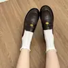 Versão Couro Moedas de Ouro Mocassins Femininos Estilo Britânico Versátil Solado Grosso Faz os Pés Parecerem Menores Salto Baixo Slip-ons JK Sapatos Pequenos de Couro Sapatos Individuais