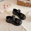 Sapatos de Couro com Laço Xadrez para Meninas Primavera 2026, Modernos e Versáteis, Sapatos Individuais Estilo Preppy para Crianças, Sapatos de Princesa para Meninas