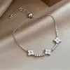 Pulseira Deslizante Flor em Forma de Diamante com Zircônia Super Brilhante e MadrePérola, Toque de Luxo Leve e High-End, Acessório de Mão Simples, Moderno e Versátil