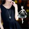 Cadena Larga para Suéter, Collar de Lujo Ligero y de Alta Gama para Mujer, Accesorio de Borla Moderno y Versátil, Colgante Simple de Perla que No se Desvanece