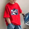 Camiseta de Manga Curta de Verão 2026 Novo Estilo Marca Tendência Camiseta para Meninos e Crianças Moda Meia-Manga de Algodão para Crianças Médias e Grandes