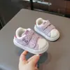 Nuevos Zapatos Casuales para Niños Otoño/Invierno 2026 Lindos de Dibujos Animados Cálidos con Felpa Puntera de Concha Unisex Versátiles Zapatos de Tabla