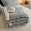 Manta Jacquard Grossa Versátil Simples Camada Dupla Lã de Cordeiro Fofa Uso Doméstico Amiga da Pele Peça Única Lavável à Máquina