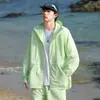 Serie Montaña Nuevo Conjunto de Ropa Deportiva de Verano para Exteriores con Protección Solar para Hombres y Mujeres, Ropa Casual Holgada Transpirable con Capucha para Protección Solar