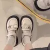 Sapatos Casuais Versáteis da Moda para Meninas 2026 Primavera/Verão Novos Sapatos Mary Jane Fechados Vazados para Crianças com Decoração de Coração