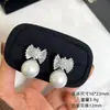 Brincos de Tarraxa com Pérolas Swarovski Personalizados Brincos de Coração com Zircônia Design de Temperamento de Luxo Leve Brinco Simples Versátil para Mulheres