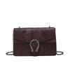 Bolsas Yuezi Bolsas Femininas Atacado 2025 Nova Versátil Moda Europeia e Americana Padrão Cobra Pequena Quadrada Bolsa de Ombro Único Transversal com Corrente