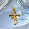[Ouro Real de Cobre] Rosa Enrolada Abandonada Comércio Exterior Transfronteiriço DIY Joias Feitas à Mão Cobre Zircônio Microincrustado Pingente