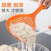 Venda por atacado estilo japonês grande colander resistente à temperatura multifuncional água filtrando colher cozinha grande doméstico bolinhos vegetais drenando colher