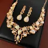 Aretes Colgantes Ovalados en Forma de Gota de Agua Incrustados de Diamantes y Collar, Cadena Clavicular de Lujo Ligero de Nicho, Set de Joyería Exquisito y Elegante Estilo Palacio